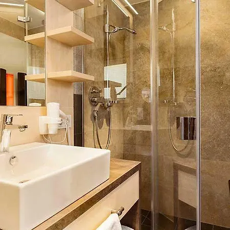 Hotel Guthof Lutz 3*